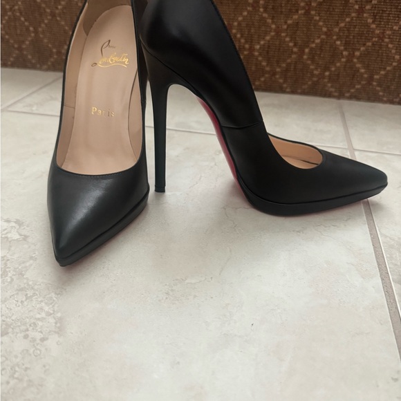 Christian Louboutin - Picture 3 of 5